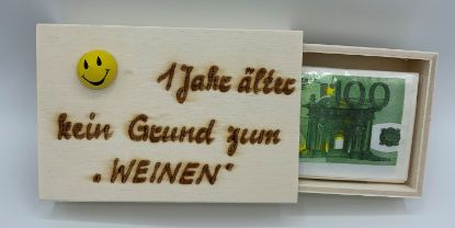 Show details for Holzkassette "1 Jahr älter" Picture of Holzkassette "1 Jahr älter"
